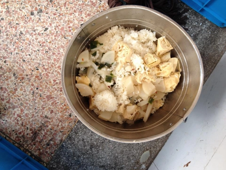 七年级 《爱惜粮食，节约粮食》主题班会张PPT.pptx_第3页